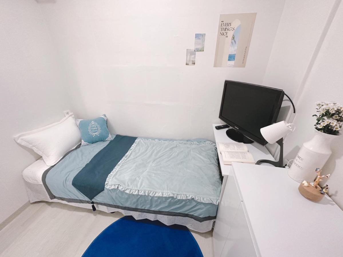 The Bay Cube House Female Only Guri Exterior photo
