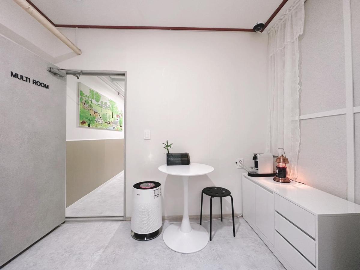 The Bay Cube House Female Only Guri Exterior photo